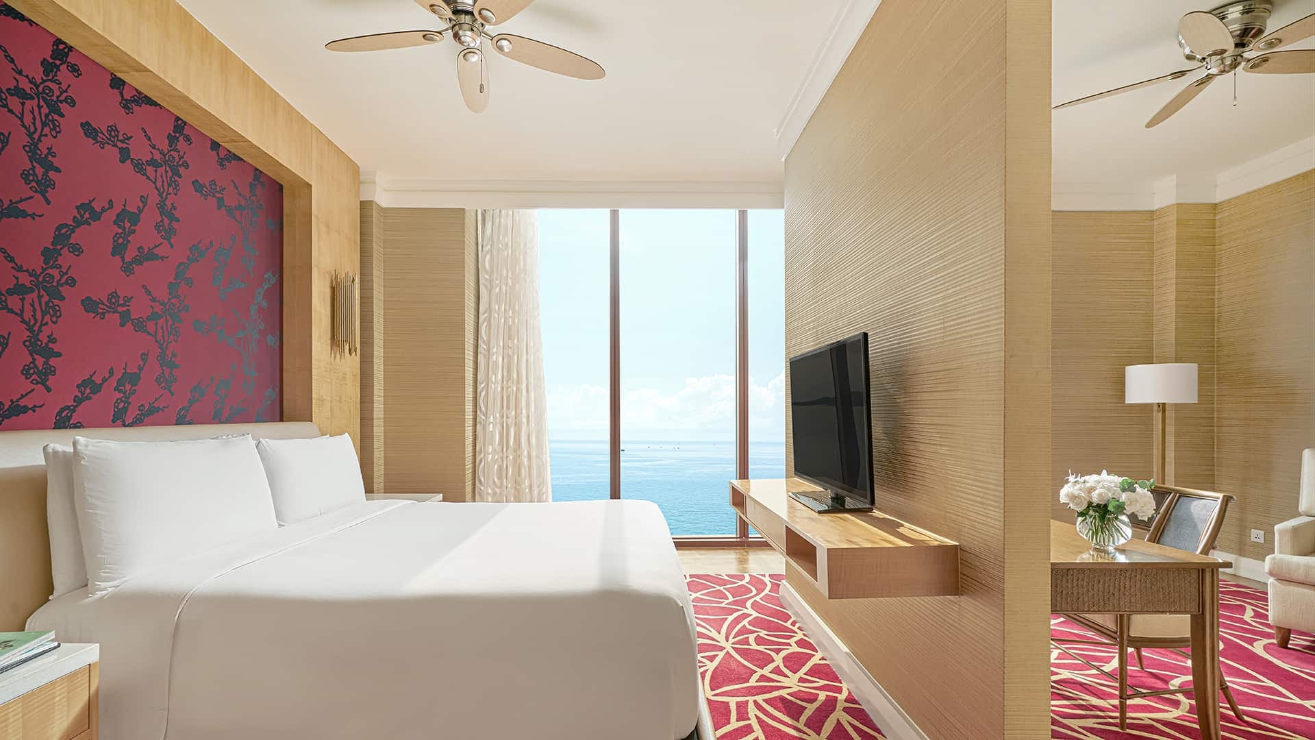 Card Image https://cms.thegrandhotram.com/storage/557/InterContinental-Juniorsuite-Overview-2.jpg