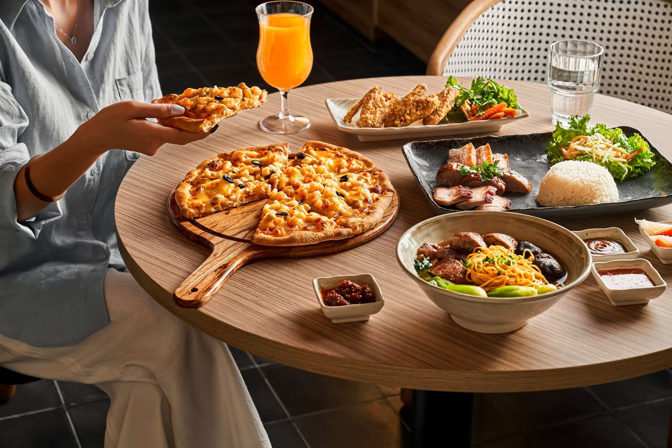 Card Image https://cms.thegrandhotram.com/storage/76/The-Grand-Food-Court3.jpg