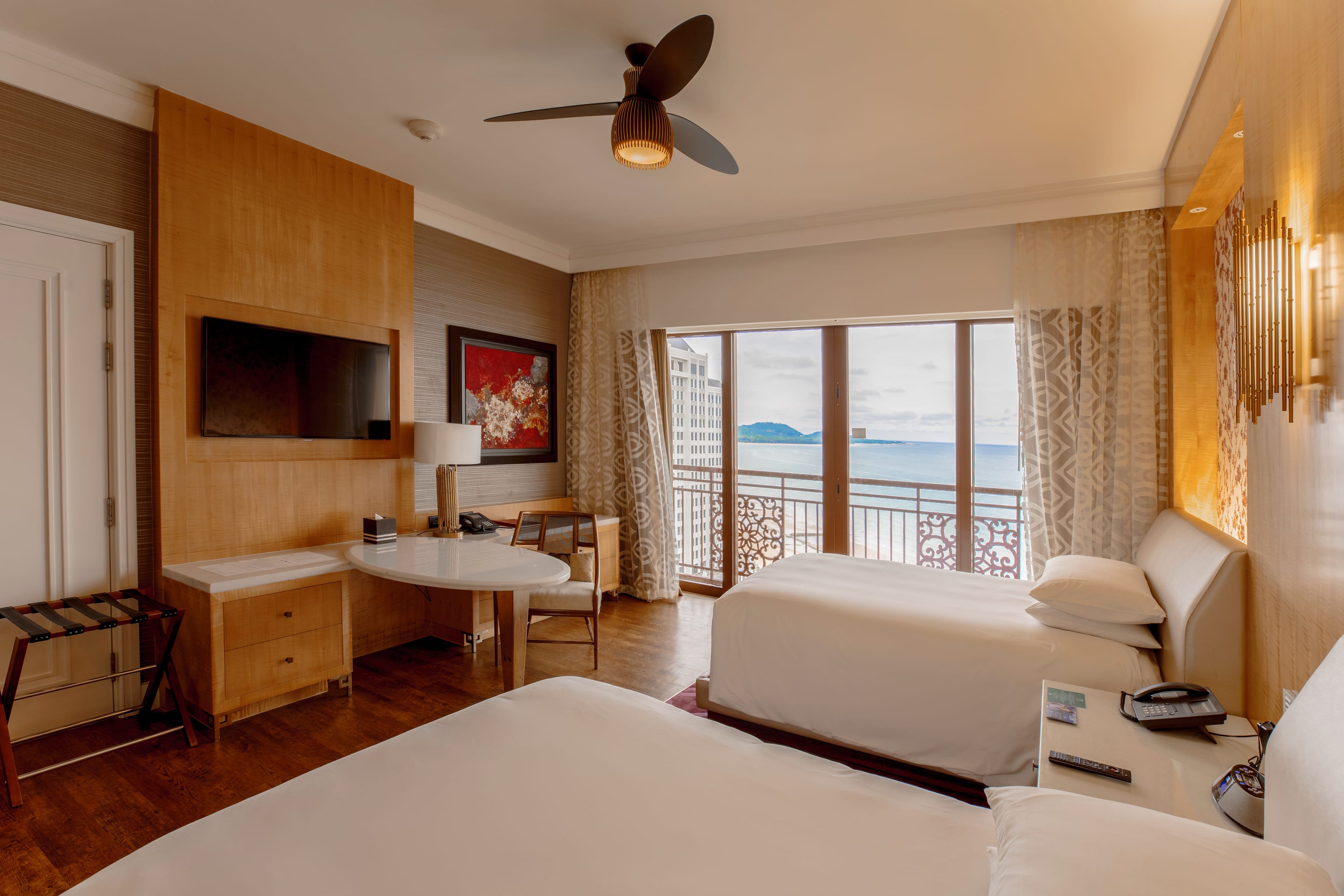 Card Image https://cms.thegrandhotram.com/storage/786/Twin-Bed-Grand-Ocean-View-(3).jpg