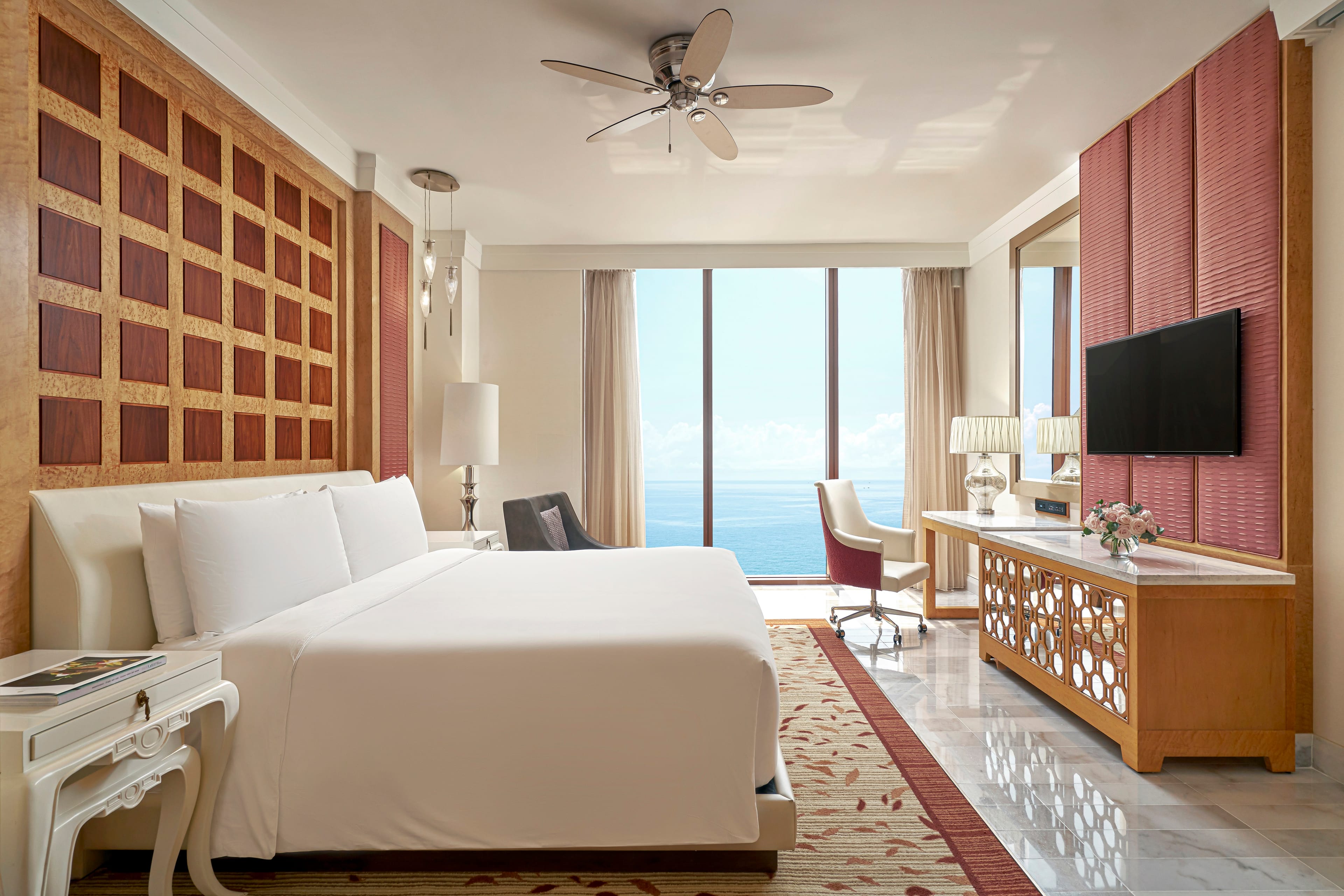 1 King 1 Bedroom Suite Ocean View