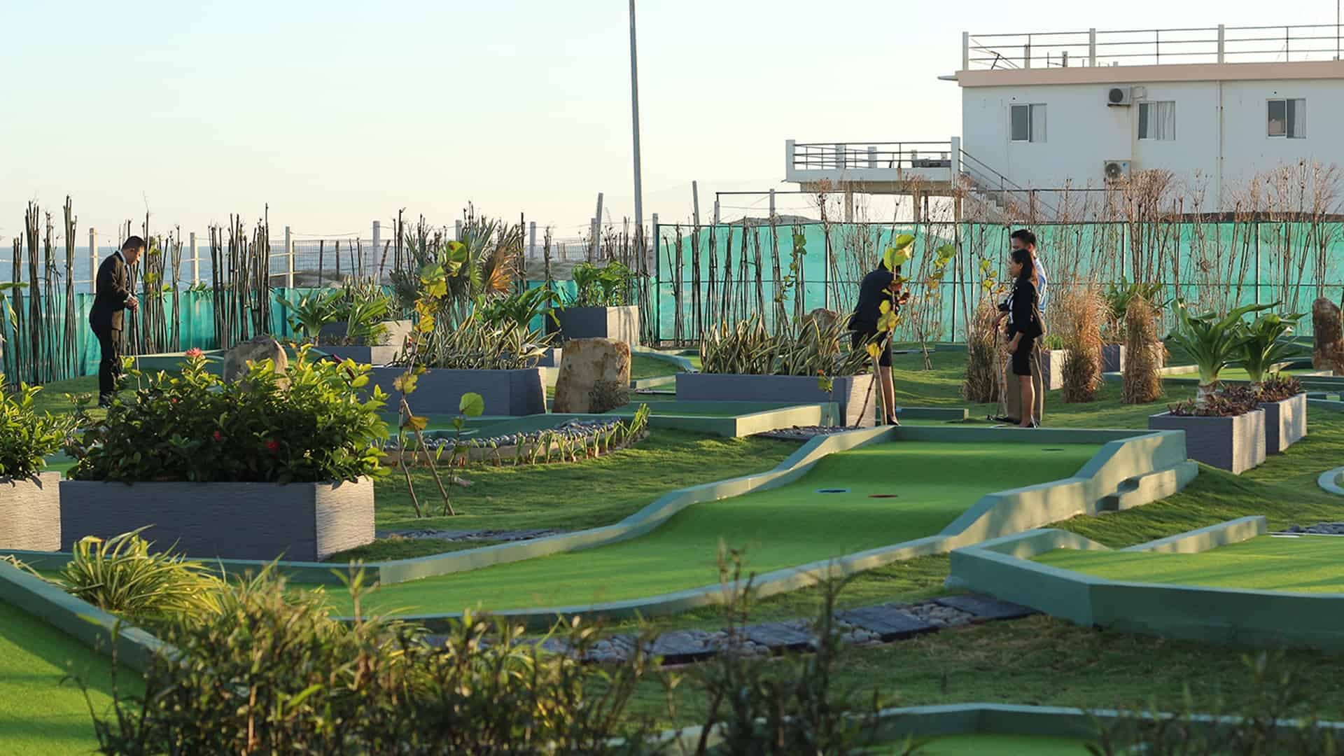 Card Image https://cms.thegrandhotram.com/storage/206/Putt-–-Putt-Miniature-Golf2.jpg