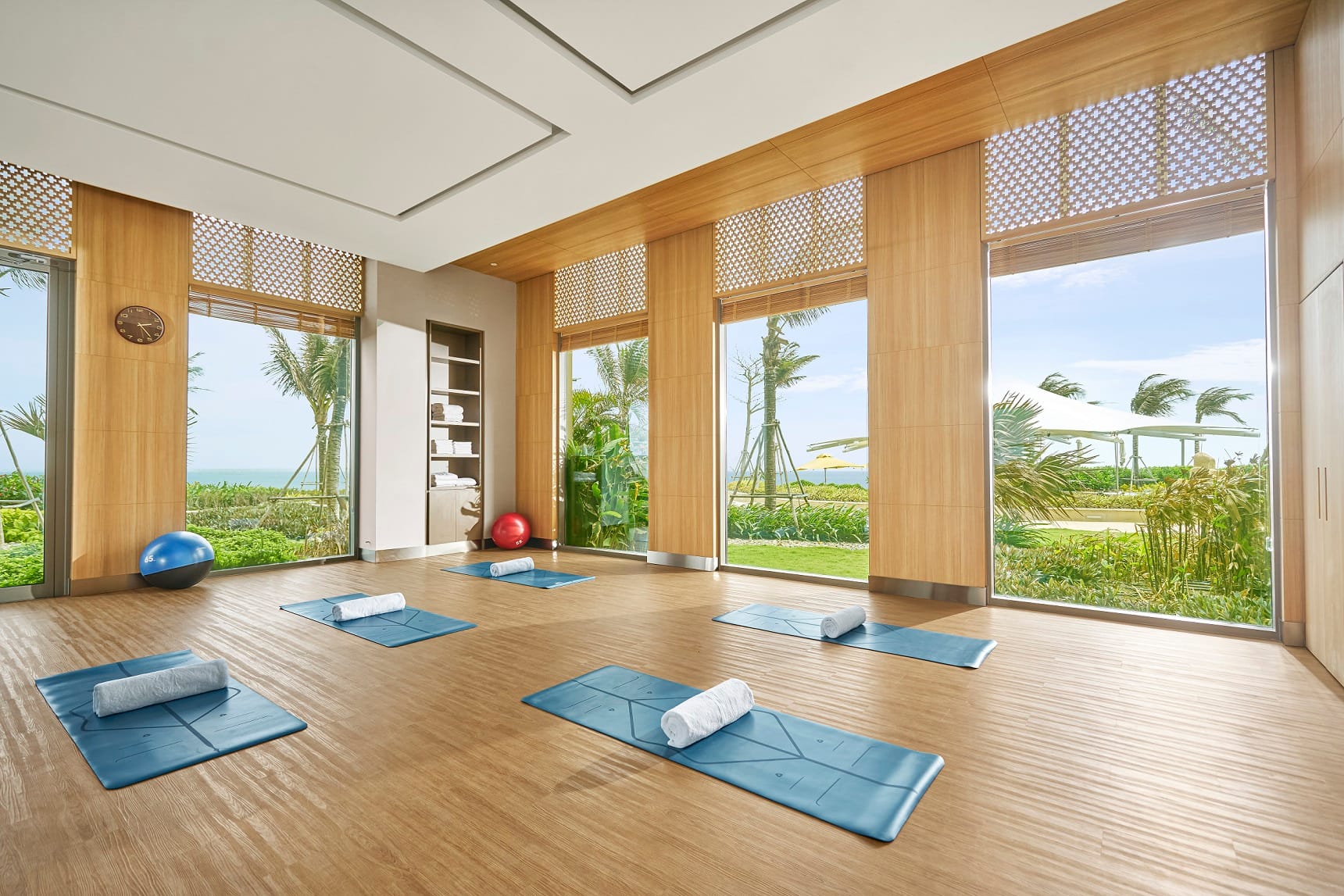 Card Image https://cms.thegrandhotram.com/storage/341/Yoga-Space-min.jpg