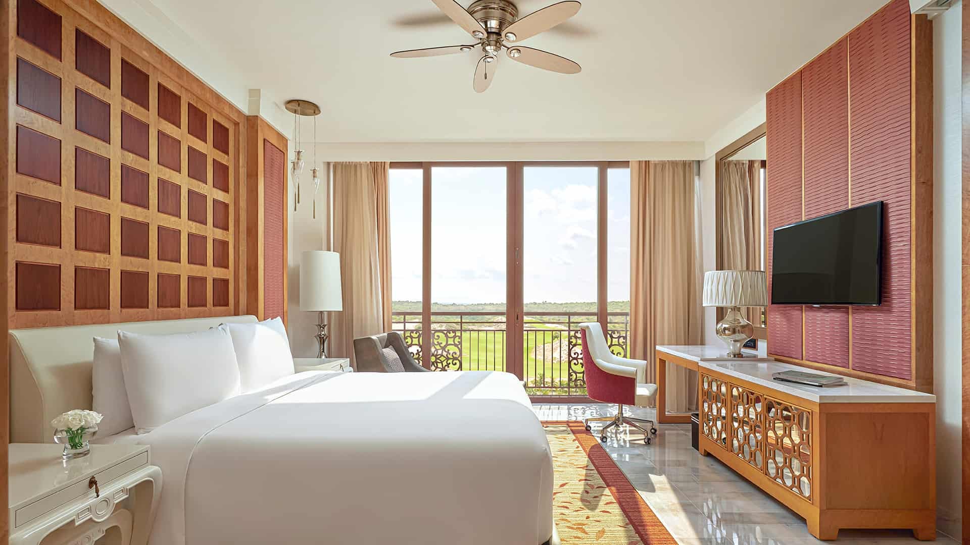 1 King 1 Bedroom Suite Golf View