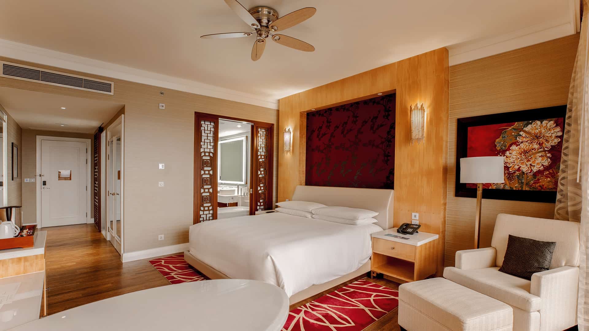 Card Image https://cms.thegrandhotram.com/storage/535/InterContinental-1Kingbedgrandgolfview-Overview-3.jpg