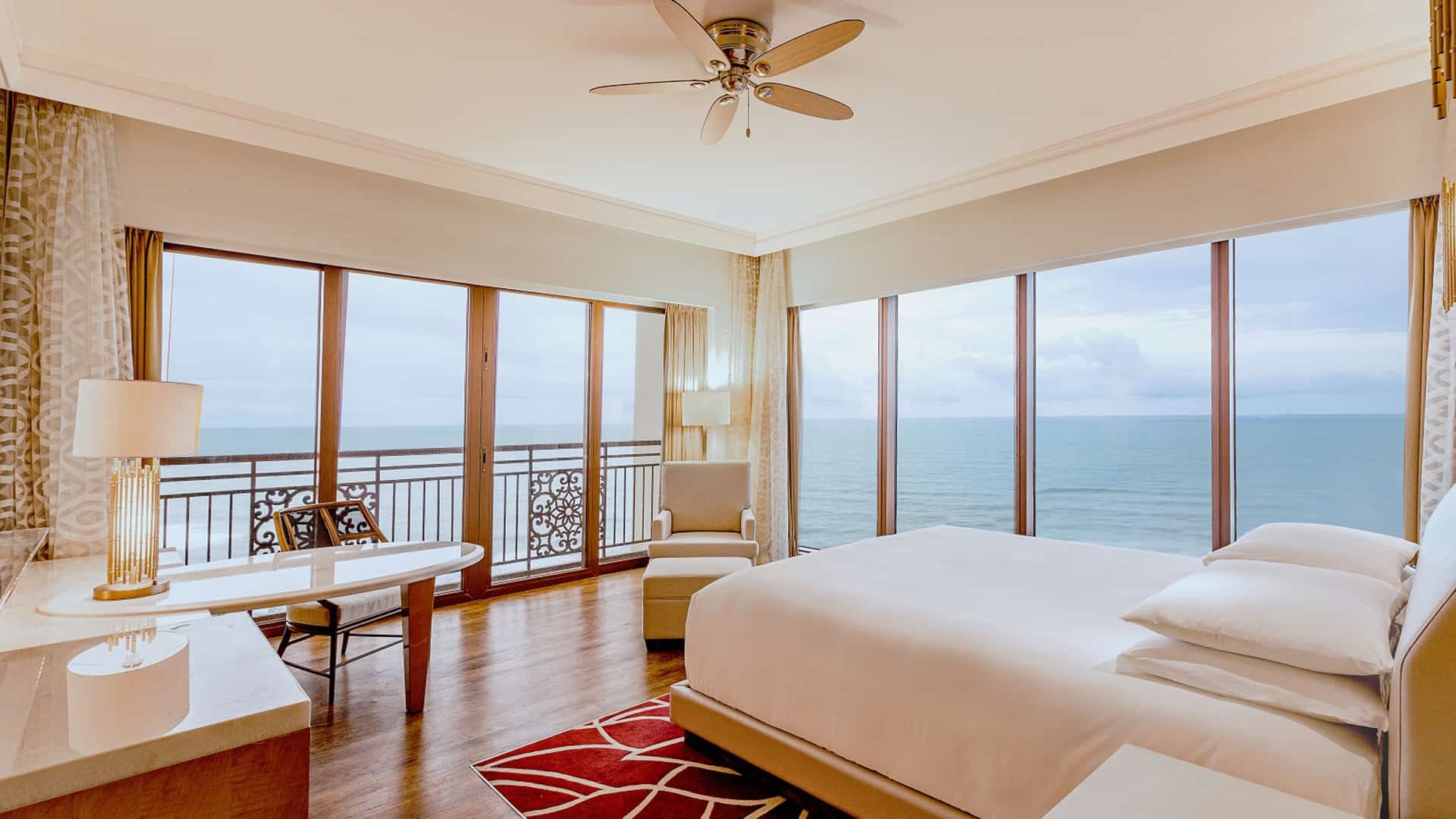 Card Image https://cms.thegrandhotram.com/storage/539/InterContinental-1Kingbedgrandoceanview-Overview.jpg