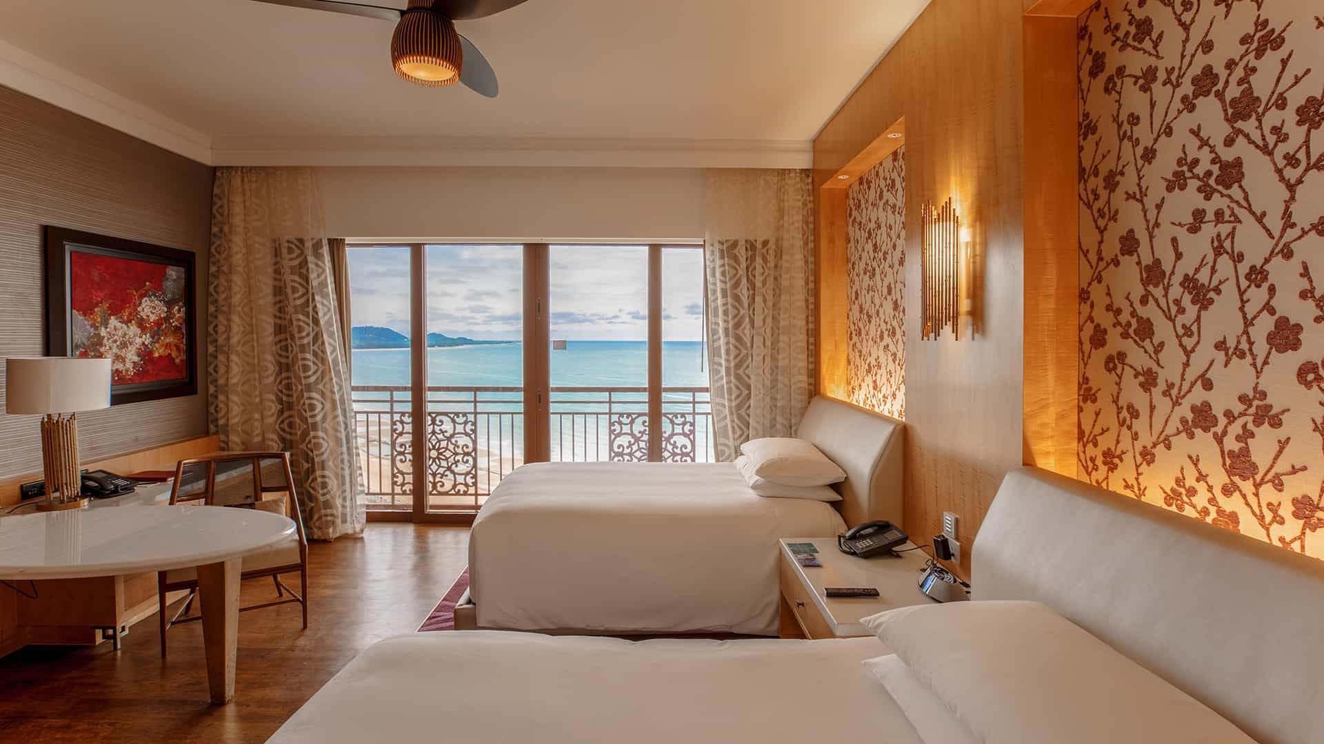 2 Twin Beds Classic Grand Ocean View