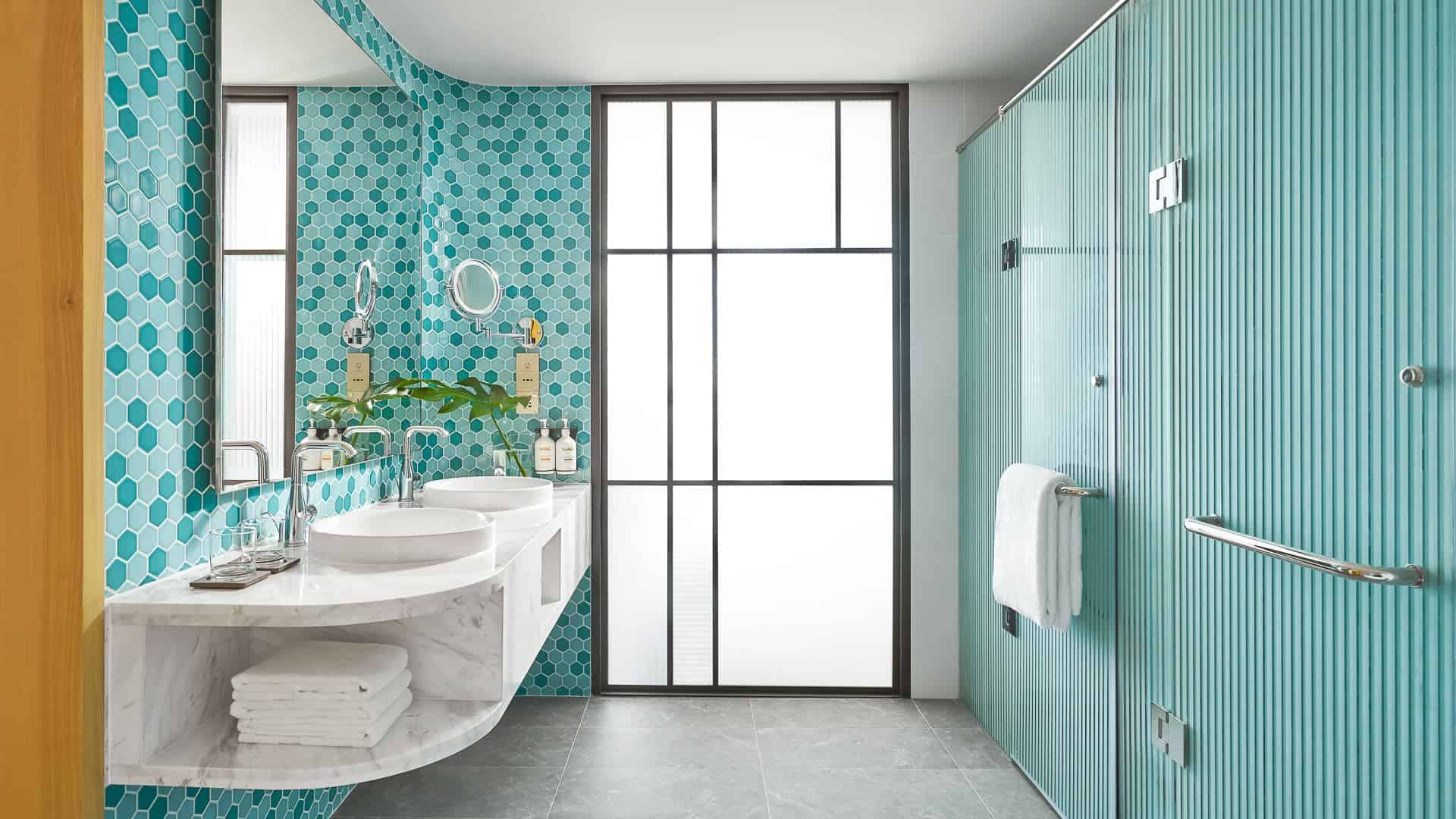 Card Image https://cms.thegrandhotram.com/storage/692/Grand-Suite-Bathroom-2-Holiday-Inn-Resort.jpg