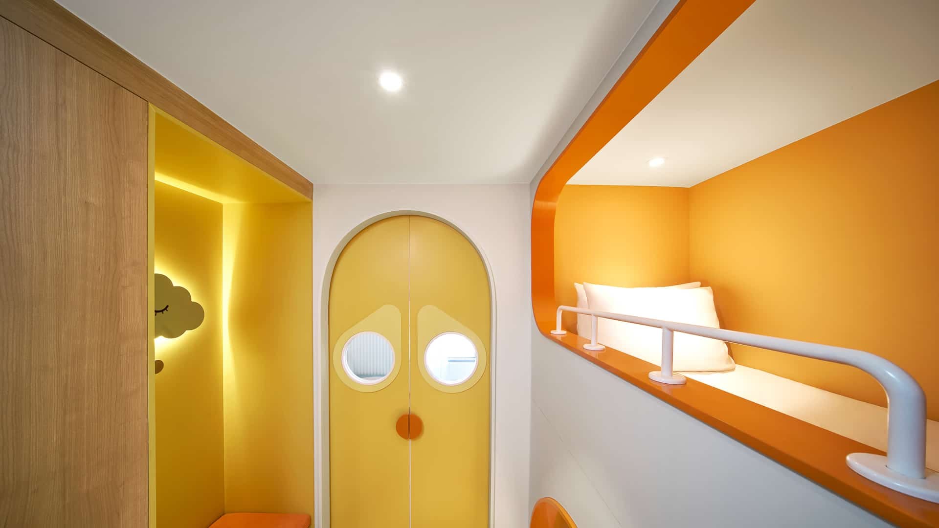 Card Image https://cms.thegrandhotram.com/storage/704/Kid-Suite-Bunk-bed-2-Holiday-Inn-Resort1.jpg