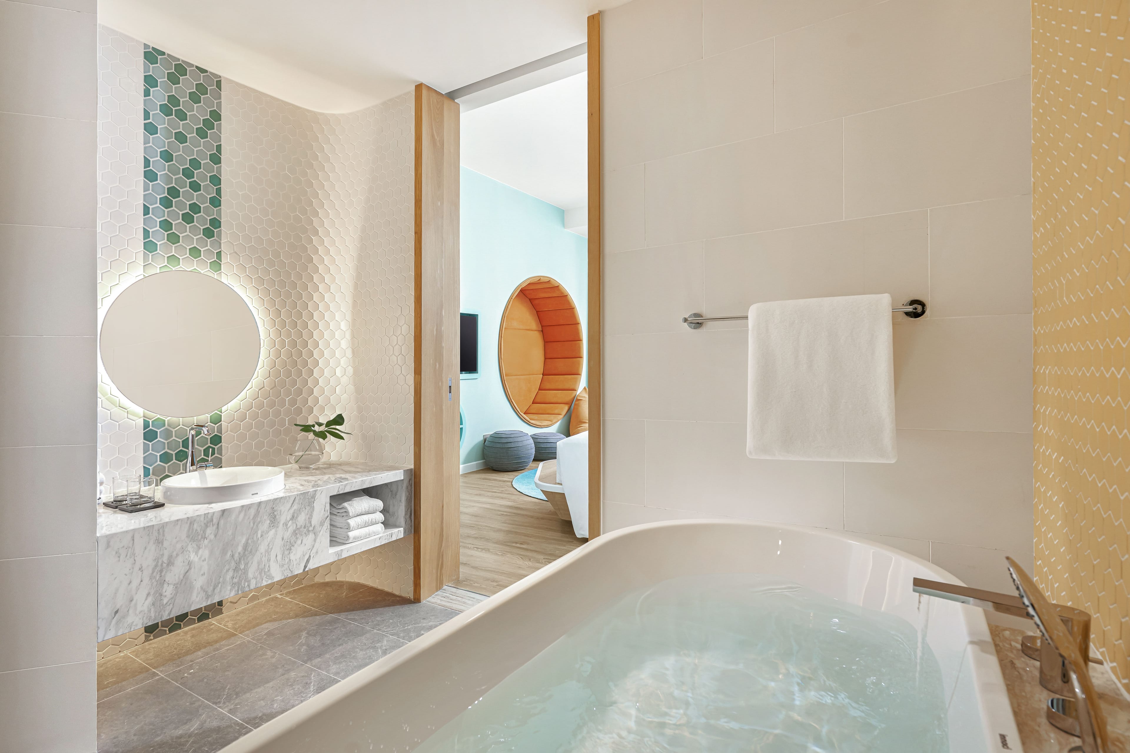 Card Image https://cms.thegrandhotram.com/storage/853/FAMILY-SUITE-OCEAN--Bathroom-Twin-min.jpg