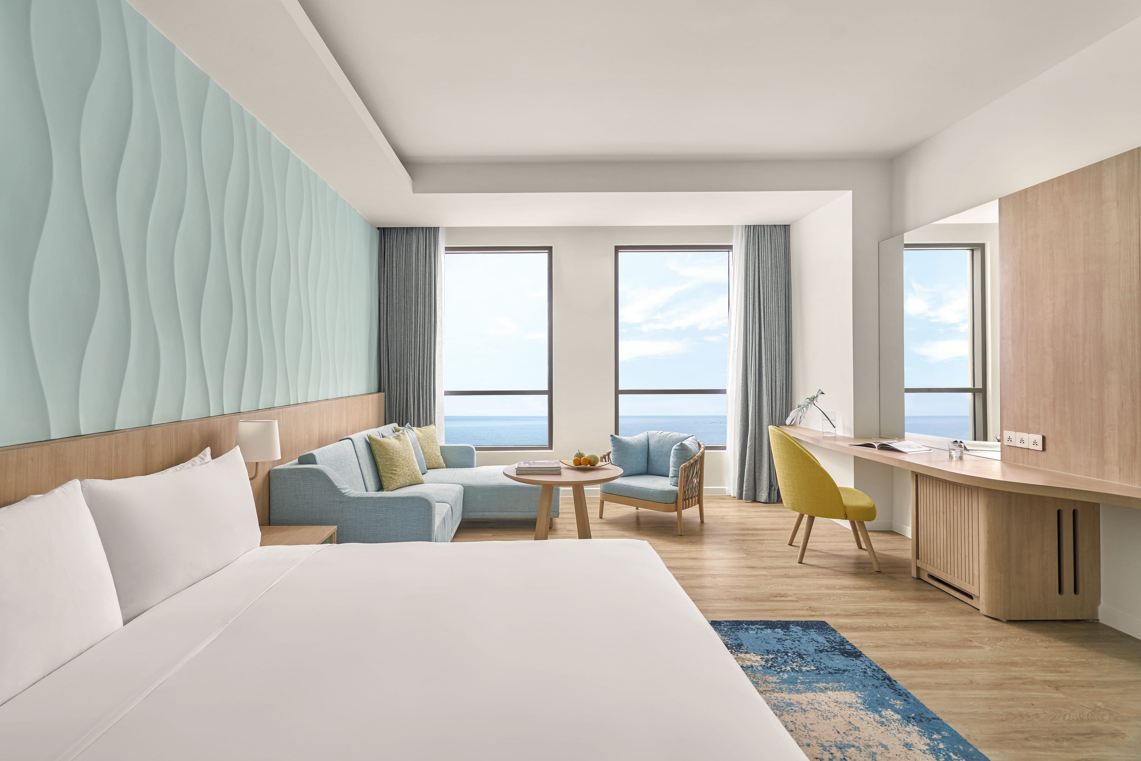Card Image https://cms.thegrandhotram.com/storage/857/FAMILY-SUITE-OCEAN--King-room-2.-min.jpg