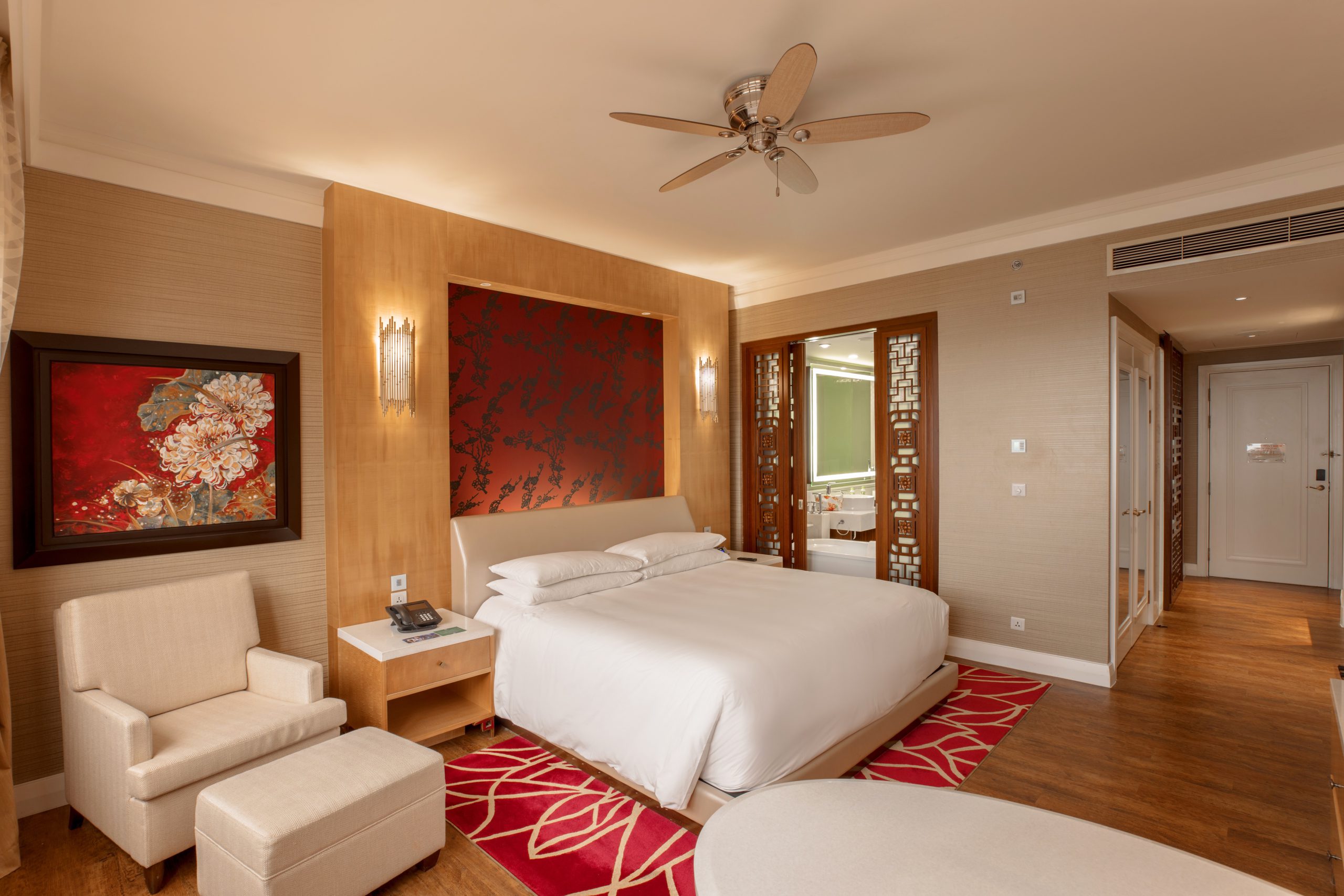 King Bed Deluxe Room (1)
