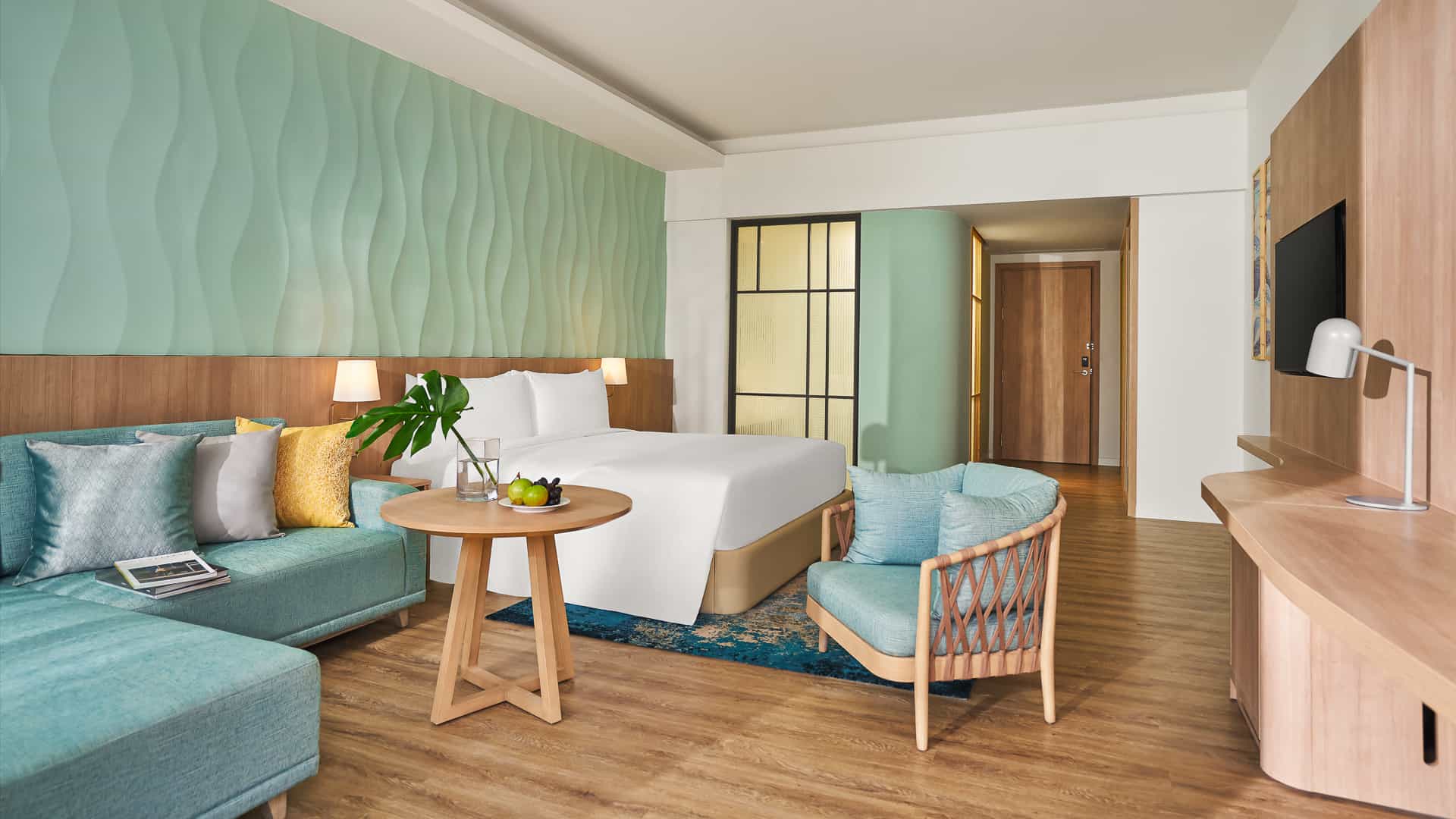 Standard-Overview room with door-Holiday Inn Resort