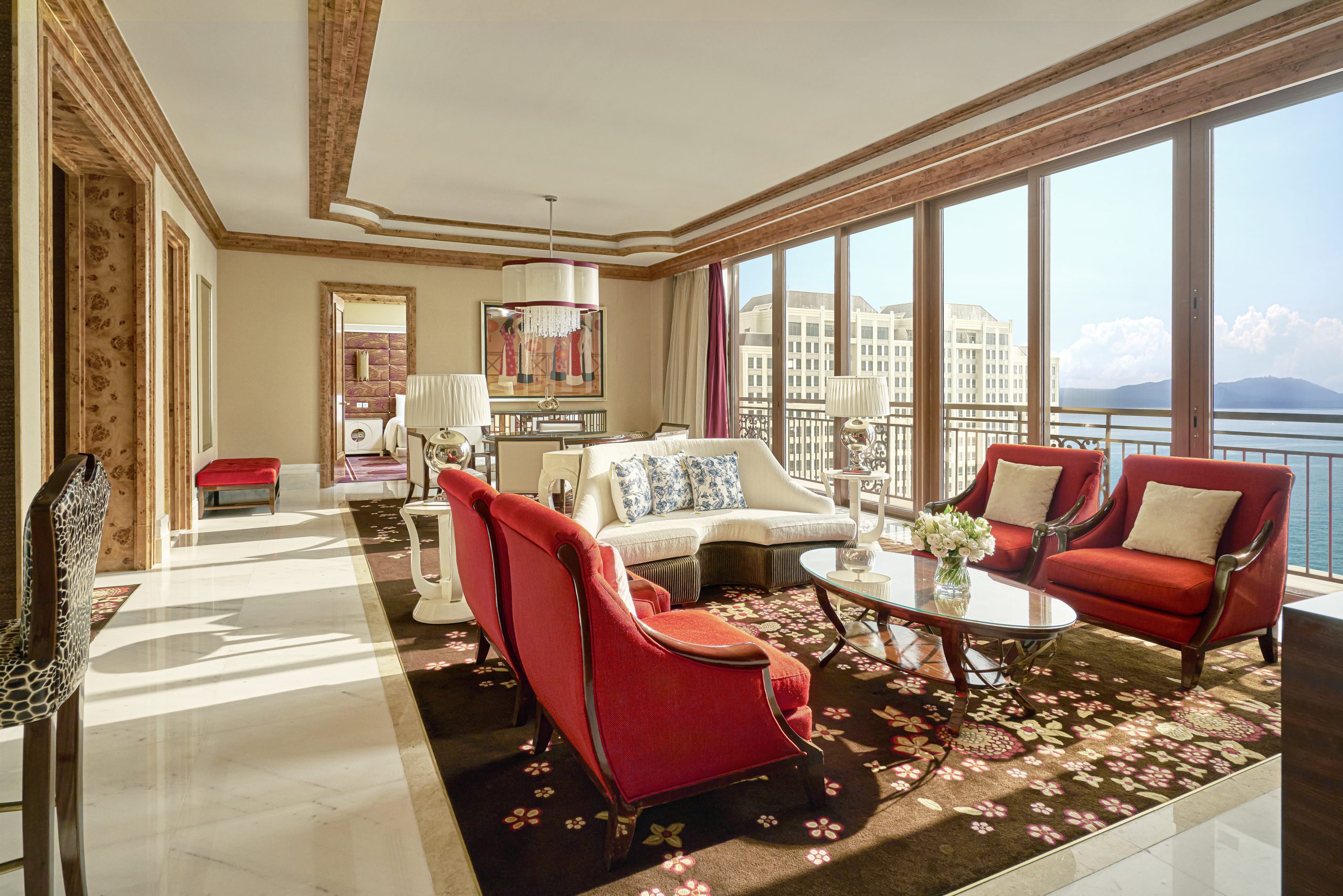 RoyalSuite